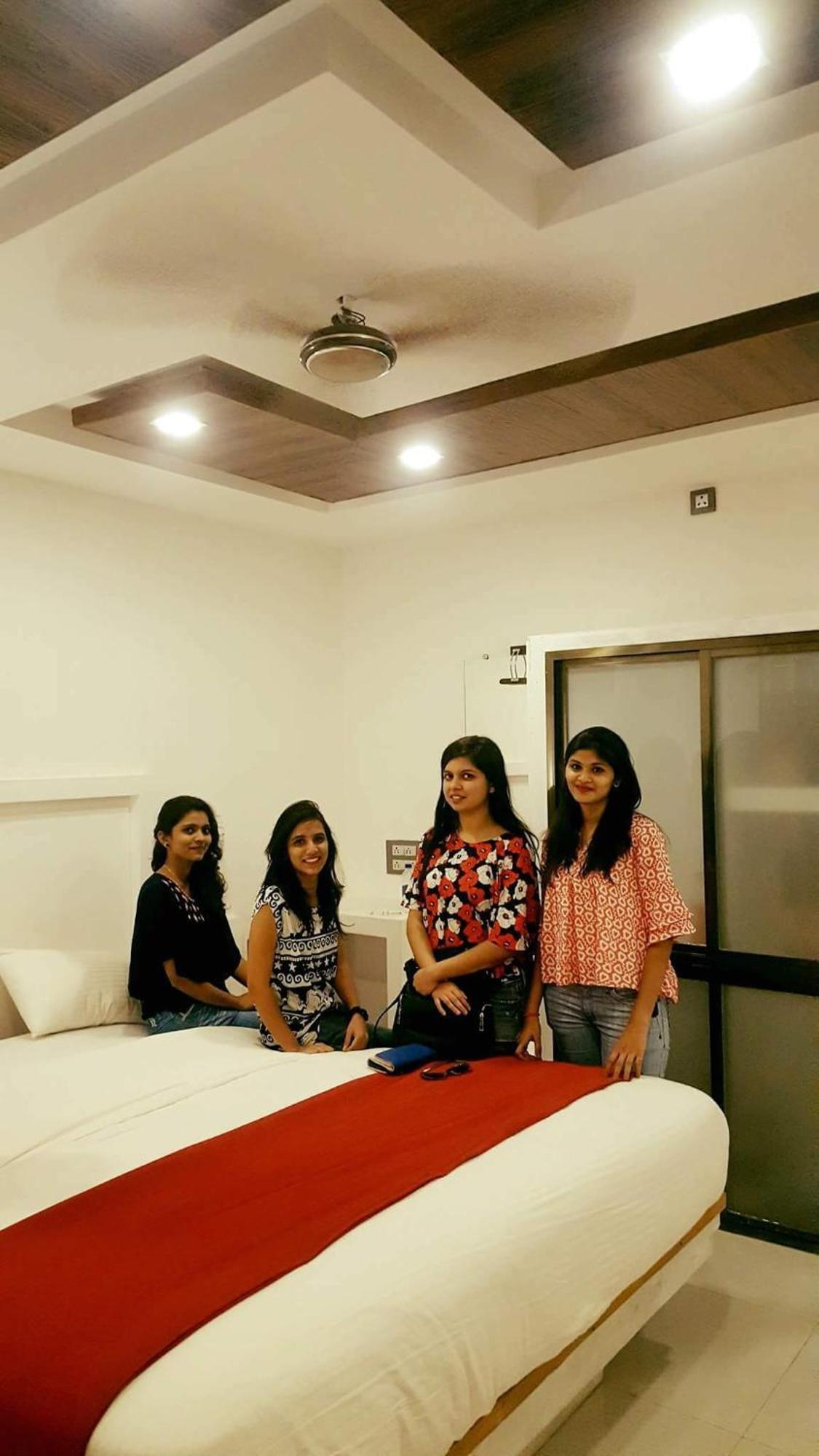 Hollywood Palace Resort Panchgani Exterior foto