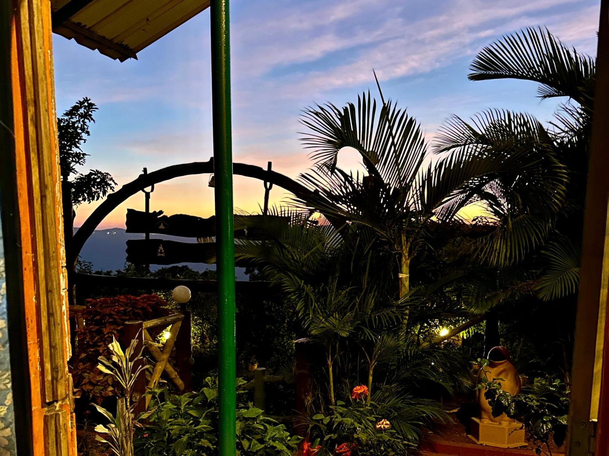 Hollywood Palace Resort Panchgani Exterior foto