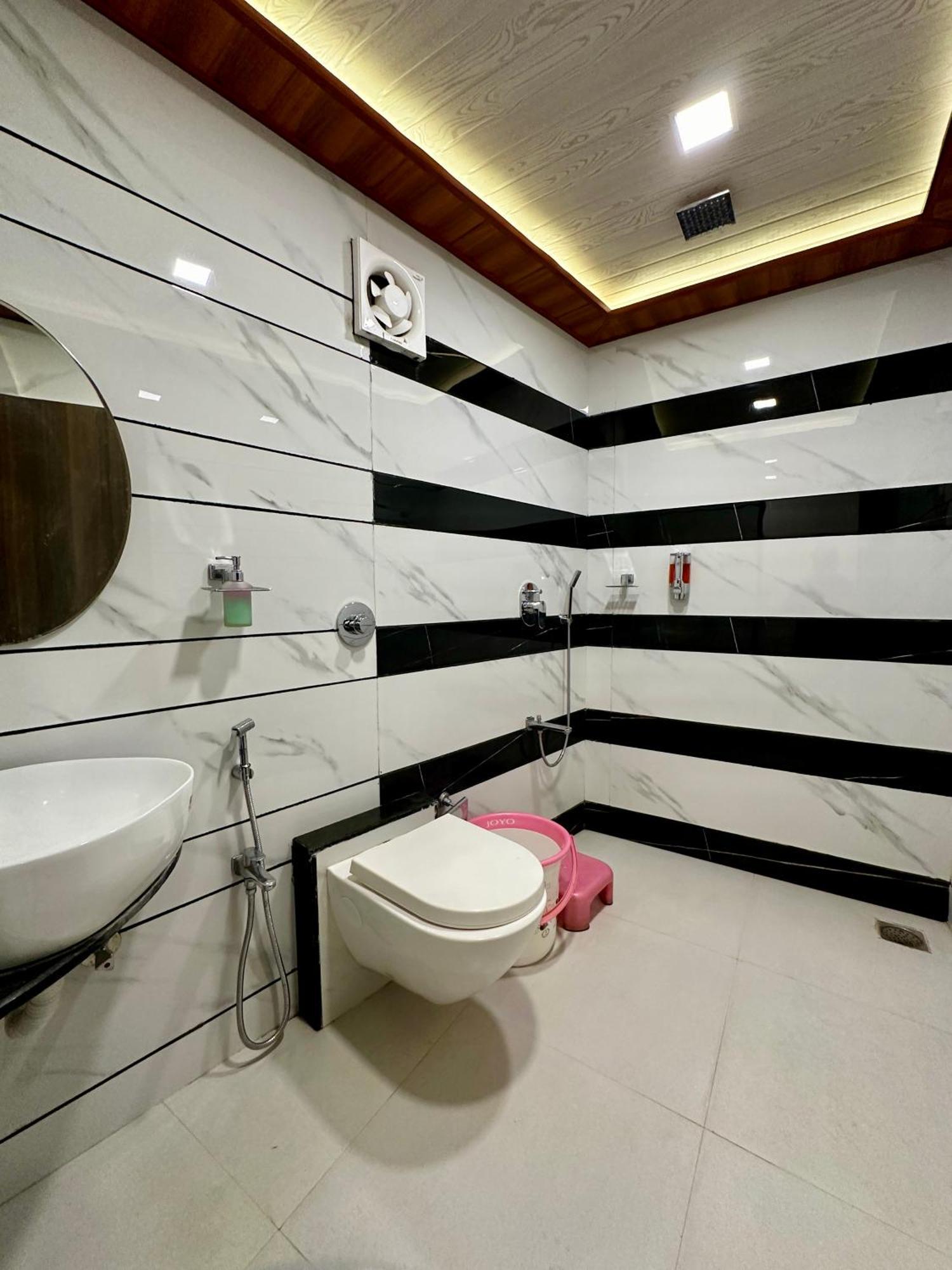 Hollywood Palace Resort Panchgani Exterior foto