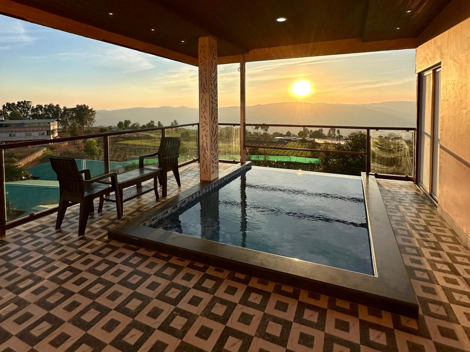 Hollywood Palace Resort Panchgani Exterior foto