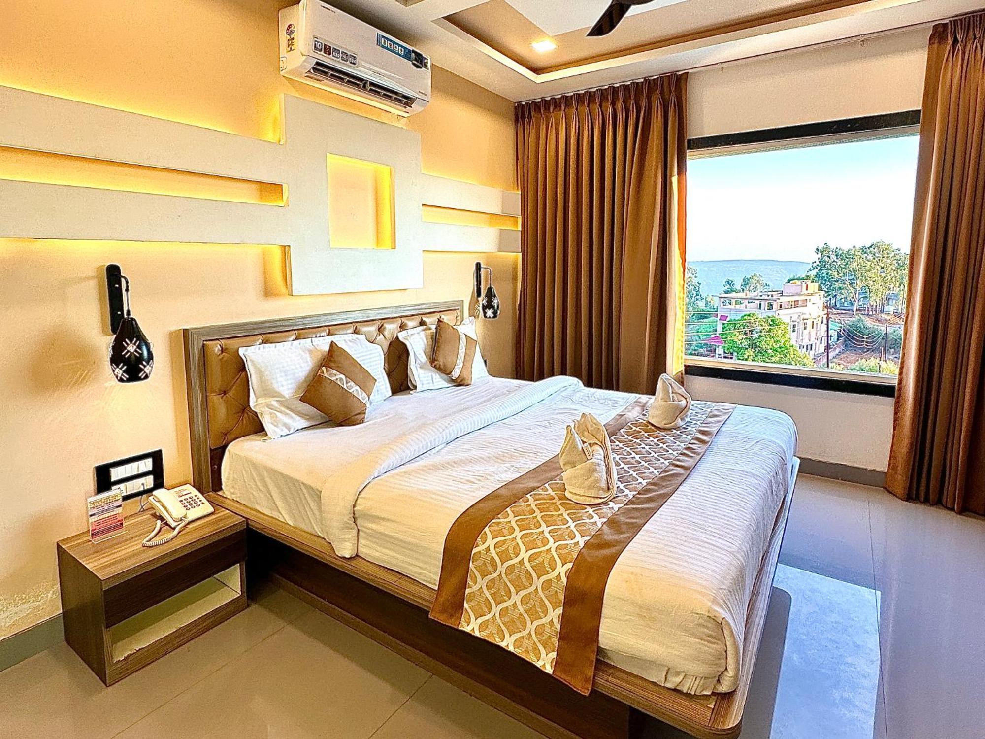 Hollywood Palace Resort Panchgani Exterior foto